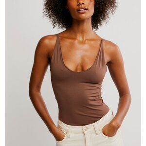🆕 FREE PEOPLE Seamless V-Neck Cami / Chocolate Lava